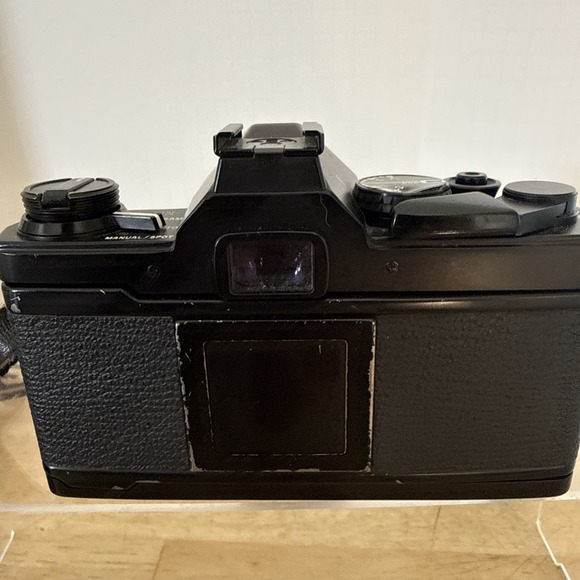 Olympus OM-2s Film Camera W/50mm F1.8 Lens Kit - Picture 6 of 16